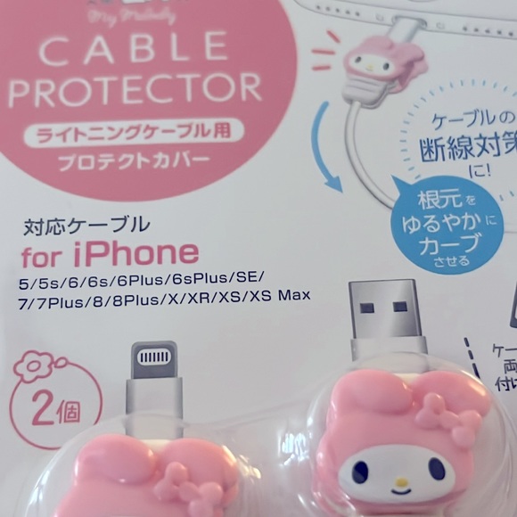 Hello Kitty cable protector for IPhone - Picture 2 of 5